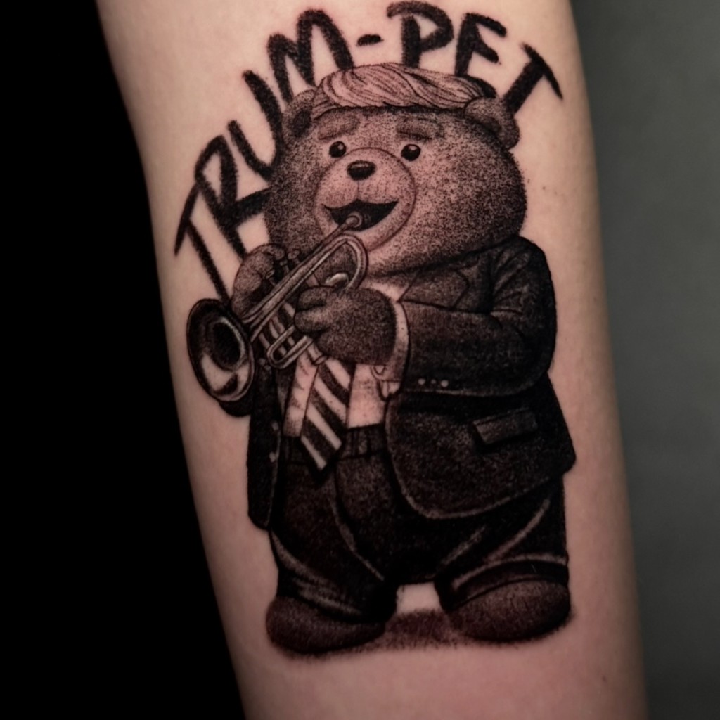TRUM-PET — tamamlanmış blackwork dövme